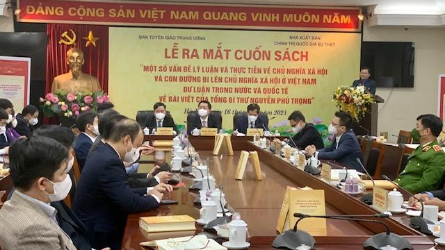 Quang cảnh Lễ ra mắt cuốn sách.