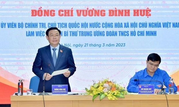 Chủ tịch Quốc hội Vương Đình Huệ phát biểu tại buổi làm việc.