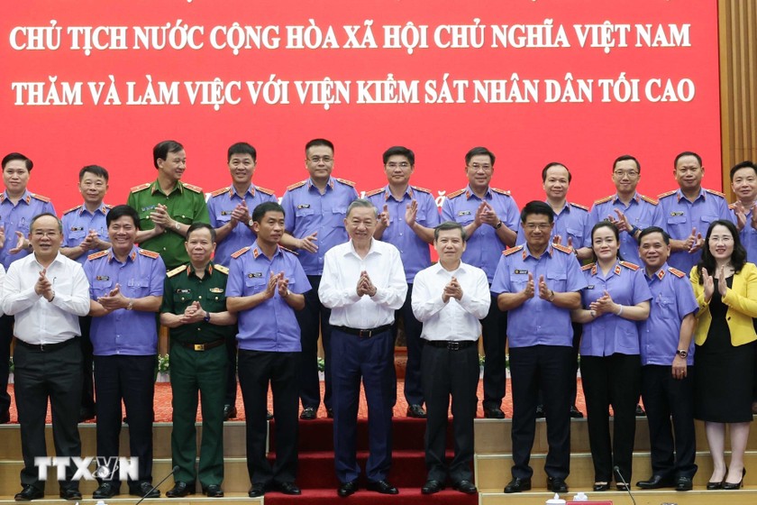 Đồng chí Tô Lâm, vào tháng 6/2024 khi là Chủ tịch nước làm việc với lãnh đạo VKSNDTC đã nhấn mạnh yêu cầu không hình sự hóa các quan hệ dân sự, hành chính, kinh tế. (Ảnh: TTXVN)