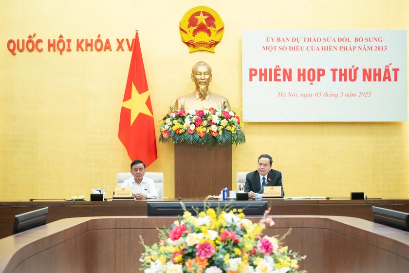 Chủ tịch Quốc hội Trần Thanh Mẫn và Thường trực Ban Bí thư Trần Cẩm Tú đồng chủ trì Phiên họp. (Ảnh: N.L)