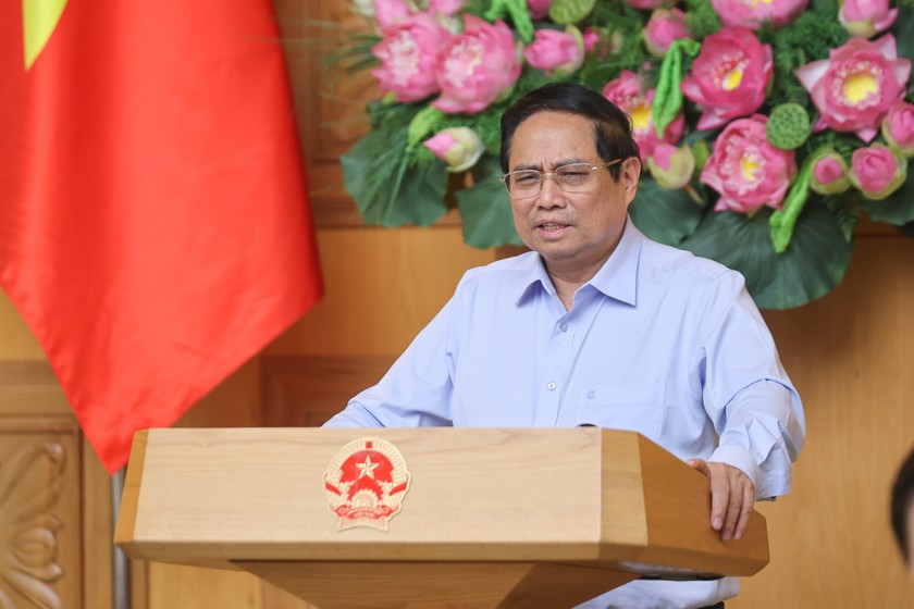 Thủ tướng Phạm Minh Chính chủ trì cuộc họp về các nhiệm vụ trọng tâm để triển khai mô hình tổ chức chính quyền địa phương 2 cấp từ ngày 1/7/2025. (Ảnh: VGP)