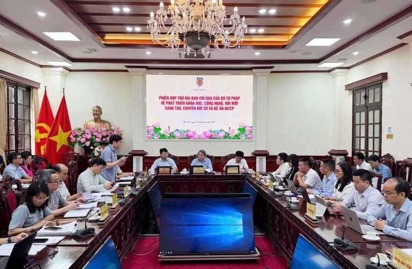 Quang cảnh phiên họp thứ hai Ban Chỉ đạo về phát triển khoa học, công nghệ, đổi mới sáng tạo, chuyển đổi số và Đề án 06. (Ảnh: H.M)