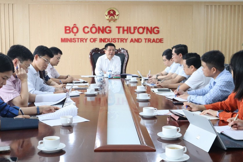 Bộ trưởng Bộ Công Thương làm việc với đoàn thanh tra ngày 9/6