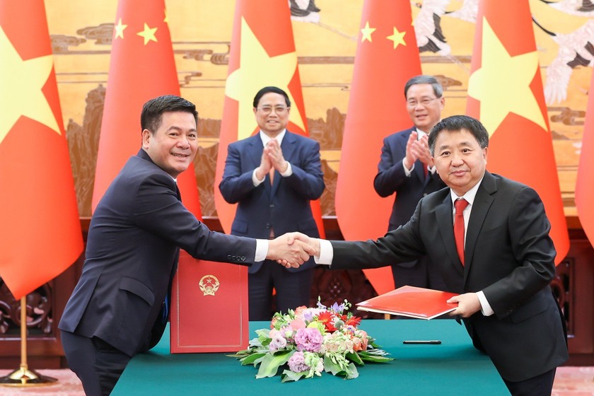Việt Nam - Trung Quốc ký biên bản ghi nhớ hợp tác trong lĩnh vực quản lý thị trường