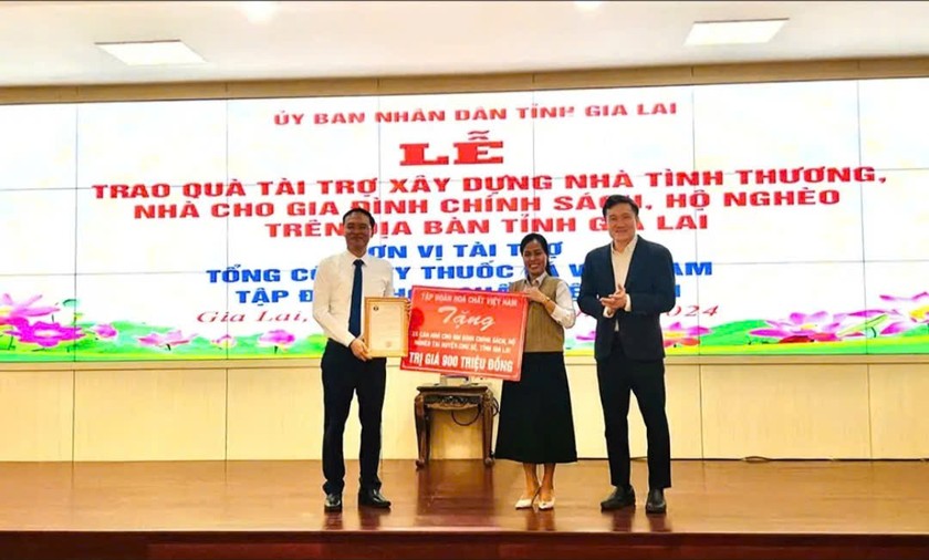 Vinachem trao tặng 15 căn nhà tình nghĩa cho huyện Chư Sê - Gia Lai