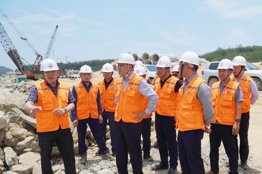 Lãnh đạo EVN kiểm tra công trường các dự án tại Trung tâm Điện lực Quảng Trạch