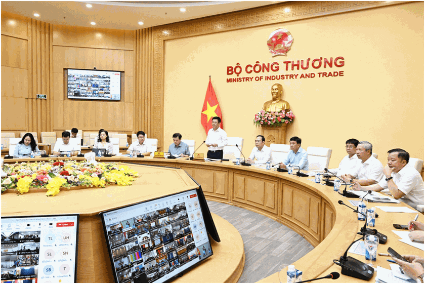 Khẩn trương niêm yết các thủ tục hành chính được phân cấp tại trụ sở UBND xã