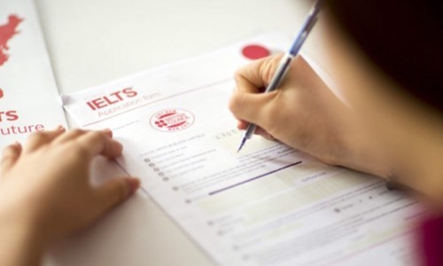 Hội đồng Anh tạm hoãn kỳ thi IELTS từ hôm nay, 10/11