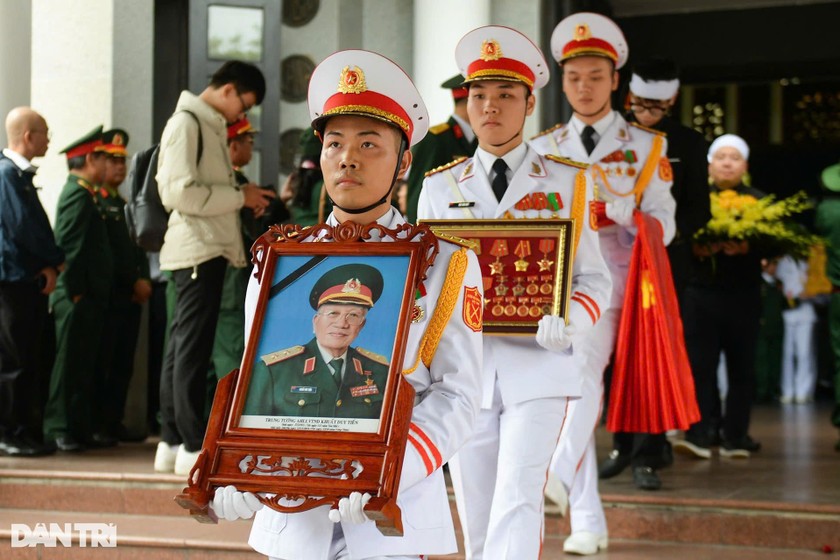 Lễ tang Trung tướng, Anh hùng lực lượng vũ trang Khuất Duy Tiến