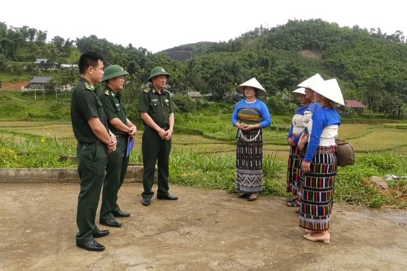 Tuyên truyền, phổ biến giáo dục pháp luật thông qua mô hình "Bản sáng vùng biên" - Bài 1: Nâng cao đời sống vật chất và tinh thần cho người dân biên giới qua mô hình "Bản sáng vùng biên”