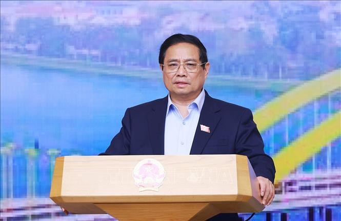 Thủ tướng Phạm Minh Chính chủ trì Phiên họp thứ 17 của Ban Chỉ đạo nhà nước các công trình, dự án quan trọng quốc gia, trọng điểm của ngành giao thông vận tải. Ảnh: Dương Giang/TTXVN