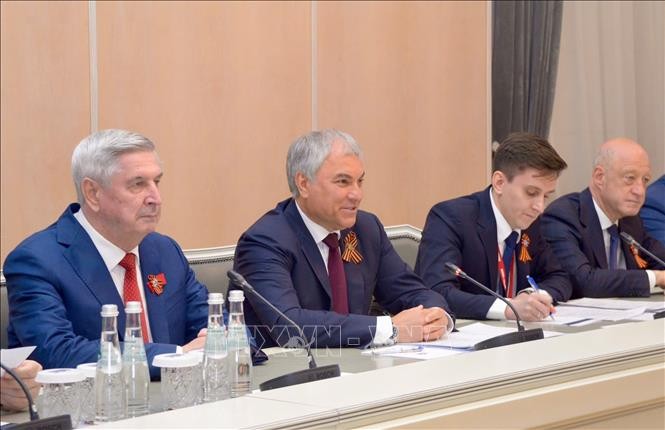 Chủ tịch Duma Quốc gia Vyacheslav Volodin và đoàn LB Nga tại cuộc hội kiến Tổng Bí thư Tô Lâm. Ảnh: TTXVN