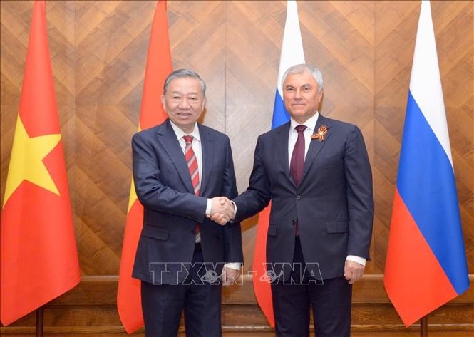 Tổng Bí thư Tô Lâm hội kiến Chủ tịch Duma Quốc gia LB Nga Vyacheslav Volodin. Ảnh: TTXVN