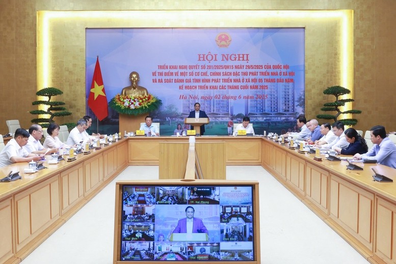 Thủ tướng đề nghị các đại biểu đề xuất các giải pháp trên tinh thần 6 rõ: Rõ người, rõ việc, rõ thời gian, rõ trách nhiệm, rõ thẩm quyền, rõ kết quả để triển khai có hiệu quả - Ảnh: VGP/Nhật Bắc