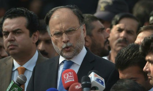 Bộ trưởng nội vụ Pakistan Ahsan Iqbal .