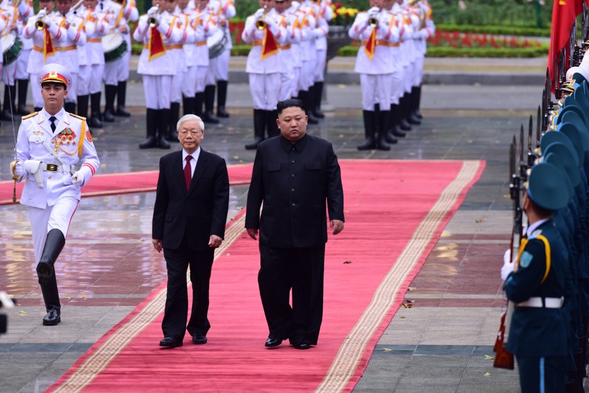 Tổng Bí thư, Chủ tịch nước Nguyễn Phú Trọng đón Chủ tịch Triều Tiên Kim Jong-un (ảnh: Nguyễn Trung) 