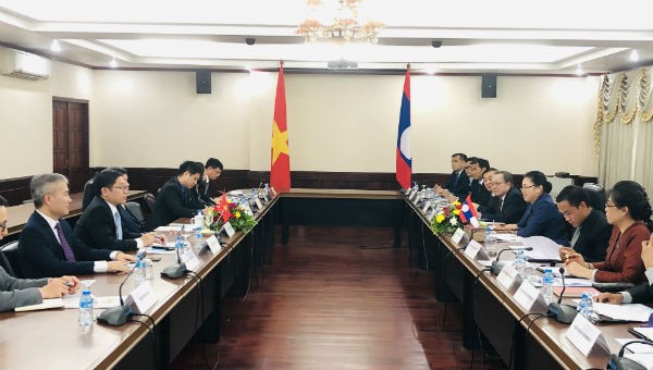Thứ trưởng Nguyễn Quốc Cường hội đàm Thứ trưởng Lào.