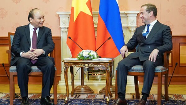 Thủ tướng Nguyễn Xuân Phúc và Thủ tướng Nga Dmitry Medvedev - Ảnh: VGP