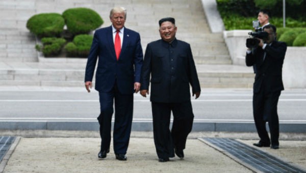 Ông Trump và ông Kim.