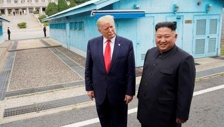 Ông Trump và ông Kim.