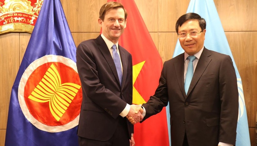 Phó Thủ tướng, Bộ trưởng Ngoại giao Phạm Bình Minh tiếp Thứ trưởng Ngoại giao Mỹ David Hale. Ảnh: BNG