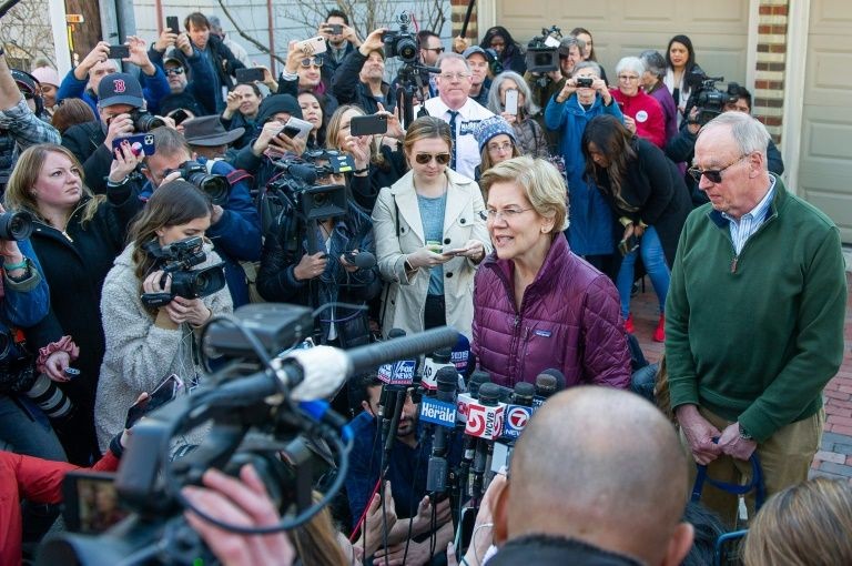 Thượng nghị sĩ Elizabeth Warren.