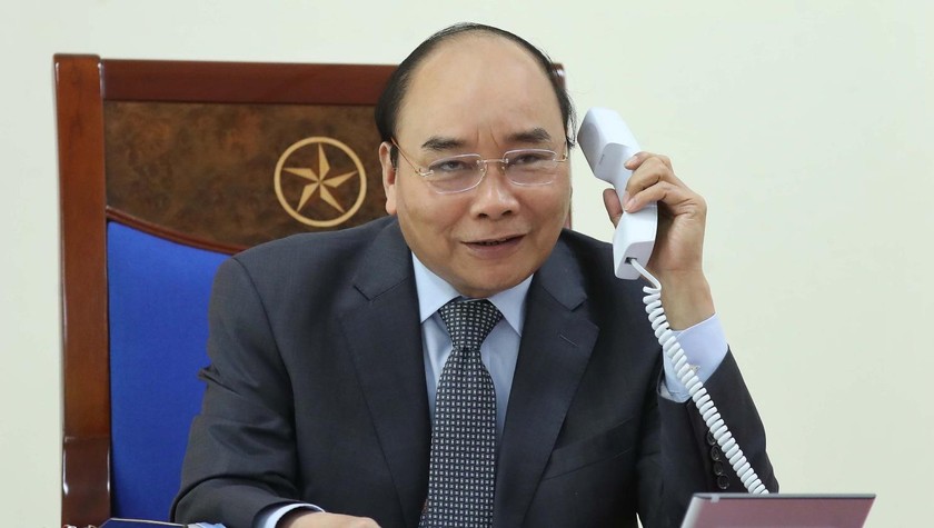 Thủ tướng Nguyễn Xuân Phúc điện đàm với các Thủ tướng Lào, Campuchia.