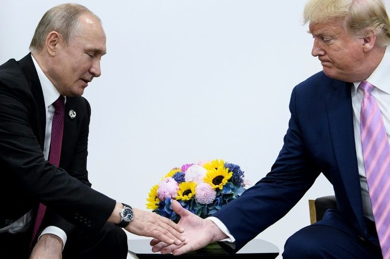 Tổng thống Nga Putin và người đồng cấp Mỹ Trump.