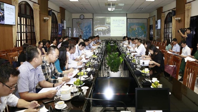 Các đại biểu tại cuộc họp.