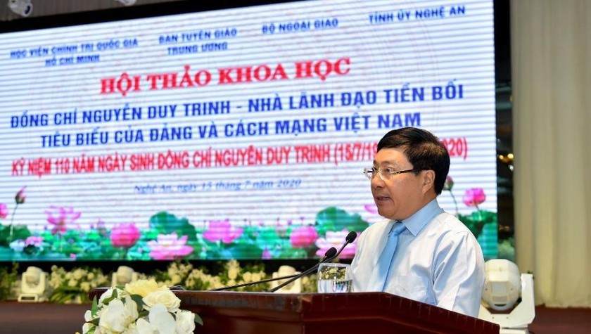 Phó Thủ tướng, Bộ trưởng Ngoại giao Phạm Bình Minh phát biểu tại hội thảo.