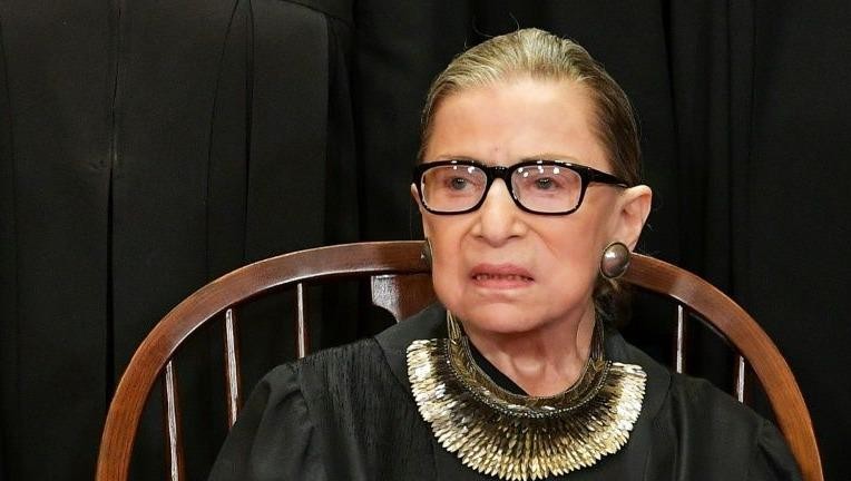 Bà Ruth Bader Ginsburg.