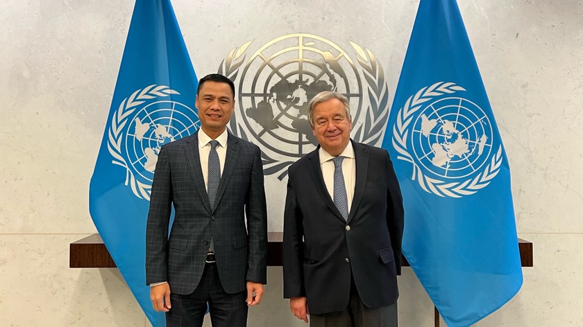 Đại sứ Đặng Hoàng Giang và Tổng Thư ký LHQ António Guterres.