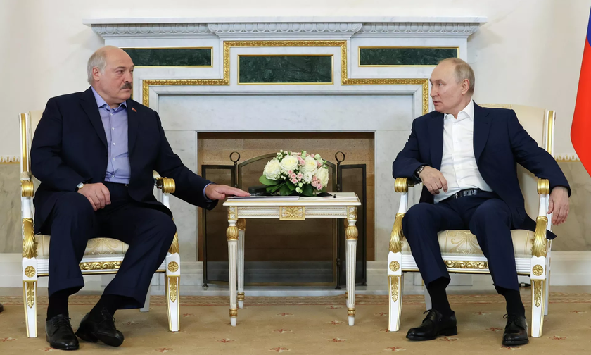 Tổng thống Nga Vladimir Putin và Tổng thống Belarus Alexandr Lukashenko.