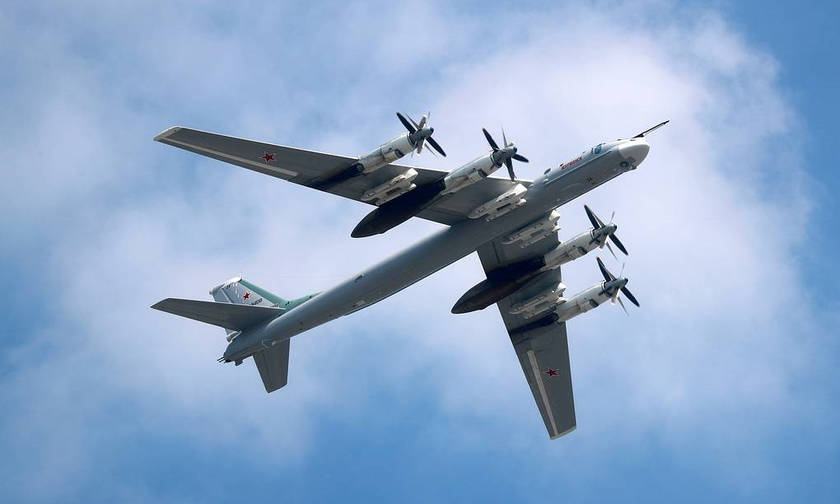 Máy bay ném bom chiến lược Tu-95 của Nga.