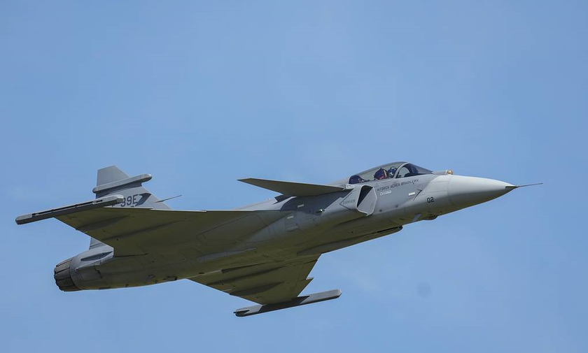 Máy bay chiến đấu F-39 Gripen.