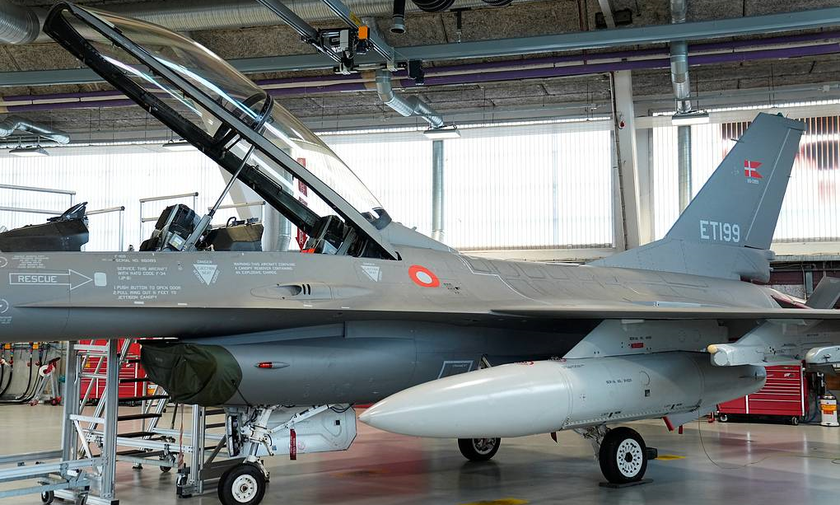 Máy bay F-16.