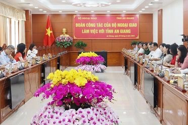 Đoàn công tác làm việc với tỉnh An Giang.