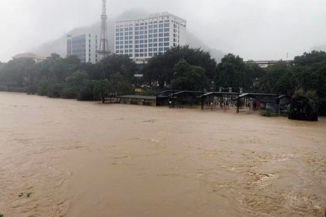 Sông Lô đoạn chảy qua TP Hà Giang. Ảnh: Báo Hà Giang