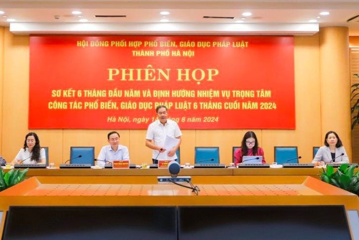 Phó Chủ tịch Thường trực UBND TP Hà Nội Lê Hồng Sơn phát biểu chỉ đạo tại Phiên họp của Hội đồng Phối hợp phổ biến, giáo dục pháp luật Thành phố. 