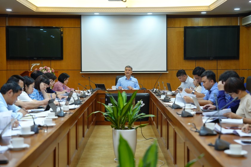 Thứ trưởng Nguyễn Thanh Tú chủ trì cuộc họp.
