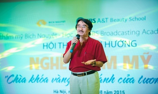  TS. Thế Hùng