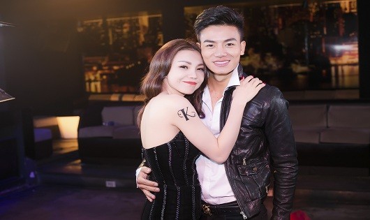 Chuyện tình đẹp giữa Trà Ngọc Hằng với Hiếu Nguyễn.