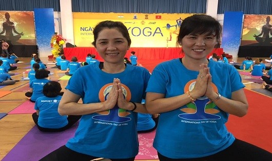 Chị Mỹ Châu và chị Thăng Phượng