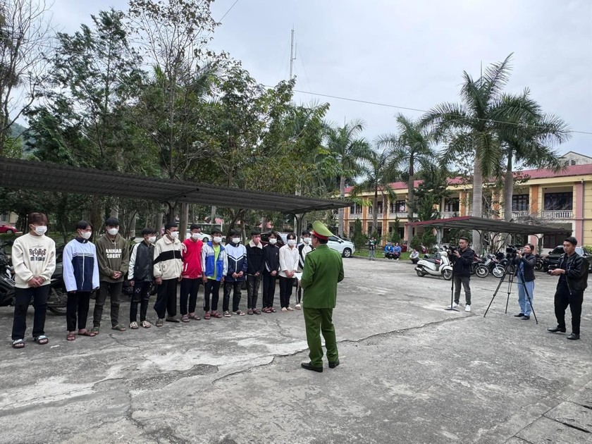 Các đối tượng tại cơ quan công an