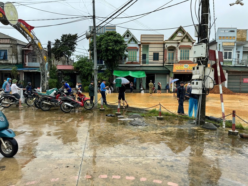 Phú Thọ di dời, sơ tán hàng nghìn hộ dân do nước sông dâng cao