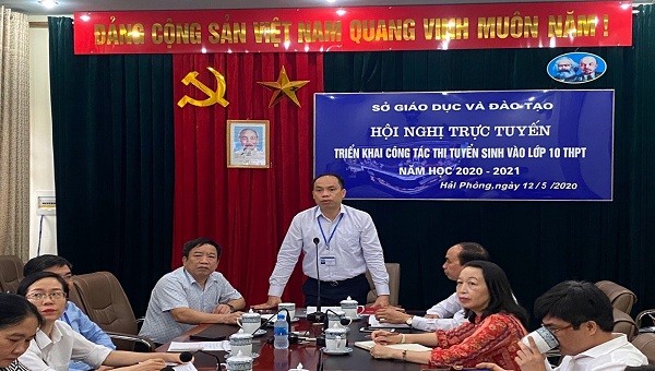 Giám đốc Sở GD&ĐT Lê Quốc Tiến phát biểu khai mạc cuộc họp