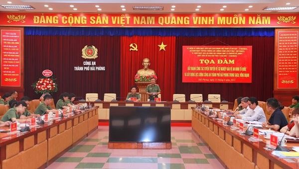 Quang cảnh buổi tọa đàm