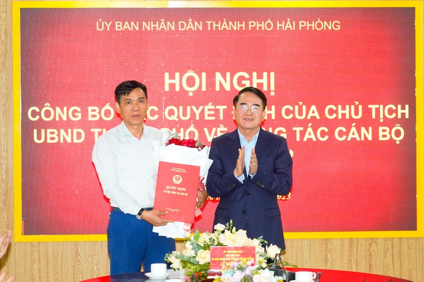 Trao Quyết định điều hành Sở Tư pháp TP Hải Phòng cho ông Bùi Văn Vi