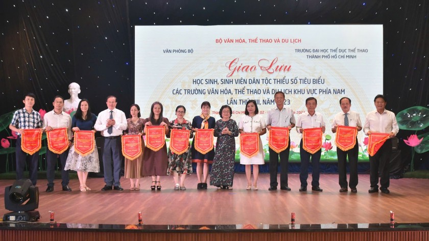 Nhiều hoạt động giao lưu ý nghĩa trong các chương trình giao lưu định kỳ