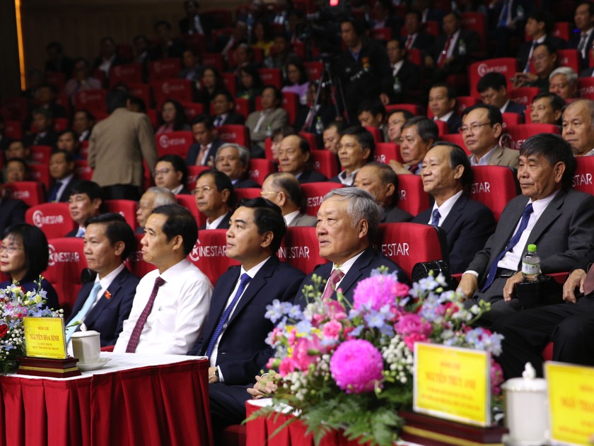 Ủy viên Bộ Chính trị, Phó Thủ tướng Thường trực Nguyễn Hoà Bình cùng lãnh đạo các Ban, Bộ, Ngành Trung ương tham dự buổi lễ.